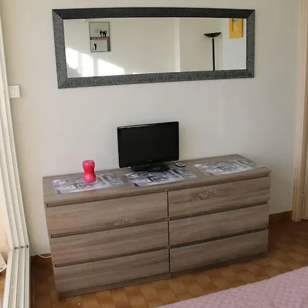 29, Héliopolis O Au Village Naturiste *