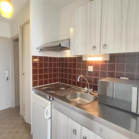 29, Heliopolis O Au Village Naturiste *